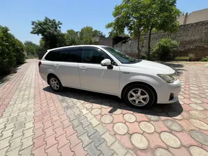 Toyota Corolla Fielder Hybrid G 2014 for Sale