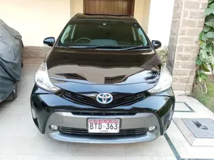 Toyota Prius Alpha G Touring 2021 for Sale