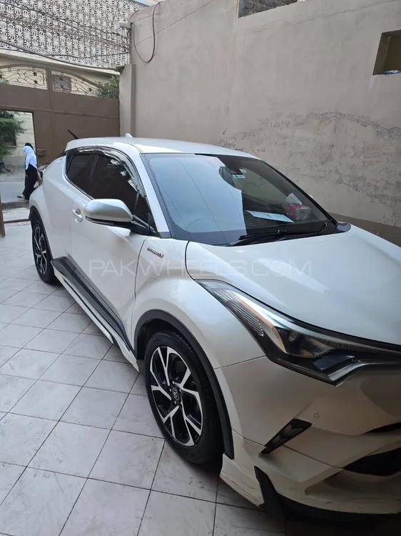 Toyota C-HR 2017 for Sale in Multan Image-1