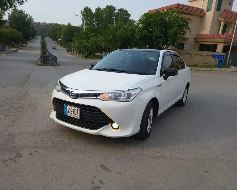 Toyota Corolla Axio 2015 for Sale in Islamabad Image-1