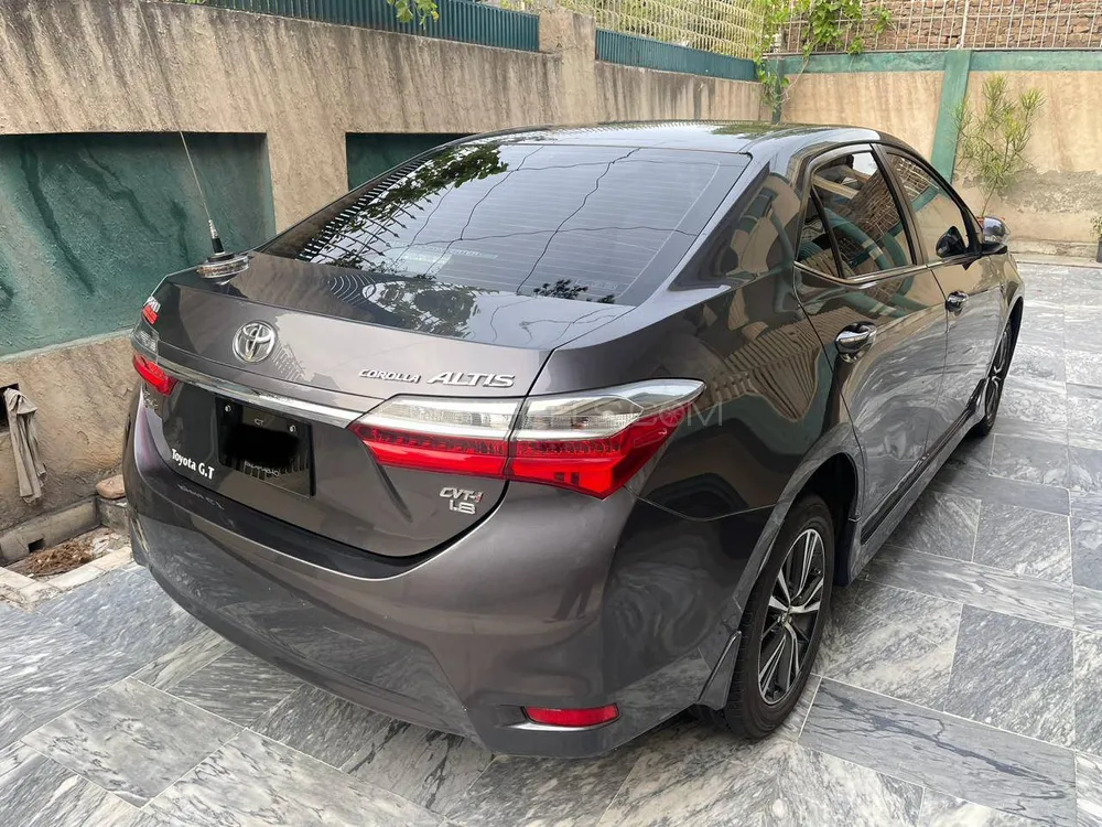 Toyota Corolla 2017 for Sale in Islamabad Image-1