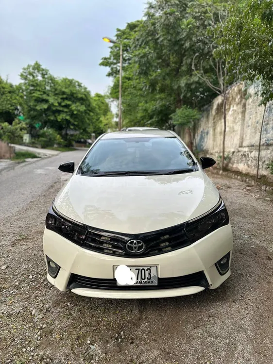 Toyota Corolla 2015 for Sale in Islamabad Image-1