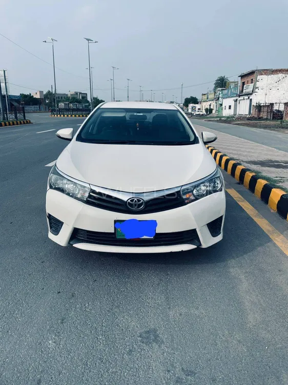 Toyota Corolla 2017 for Sale in Lahore Image-1