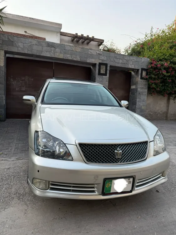 Toyota Crown 2004 for Sale in Islamabad Image-1