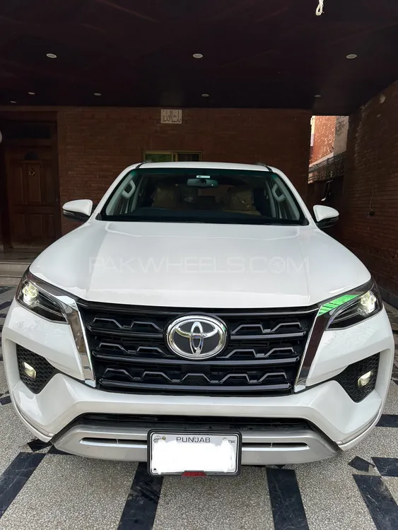 Toyota Fortuner 2023 for Sale in Lahore Image-1