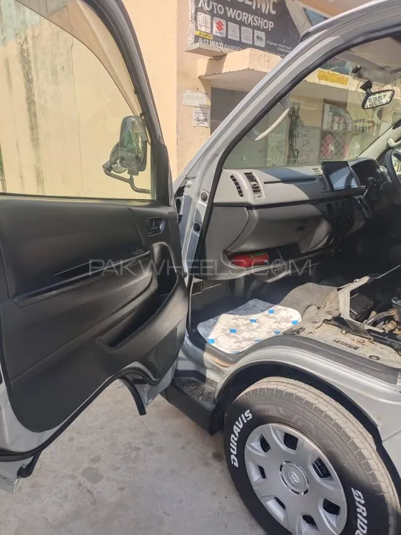 Toyota Hiace 2010 for Sale in Haripur Image-1