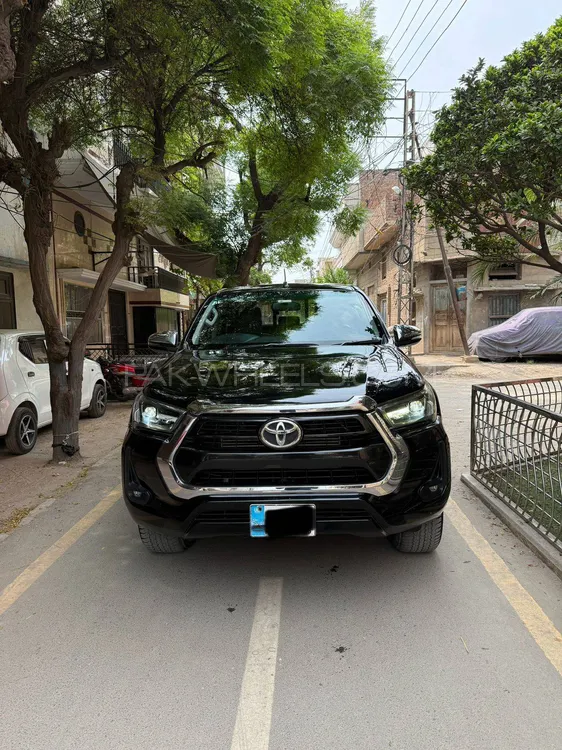 Toyota Hilux 2019 for Sale in Faisalabad Image-1