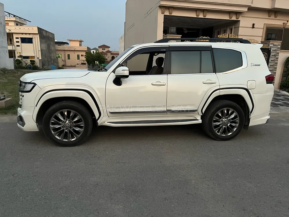 Toyota Land Cruiser 2024 for Sale in Jhelum Image-1