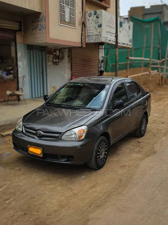 Toyota Platz 2005 for Sale in Karachi Image-1