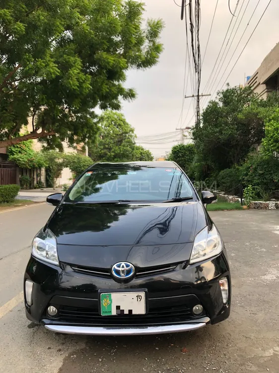 Toyota Prius 2013 for Sale in Lahore Image-1