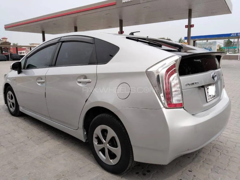 Toyota Prius 2012 for Sale in Islamabad Image-1