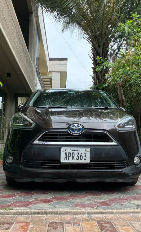 Toyota Sienta 2016 for Sale in Lahore Image-1
