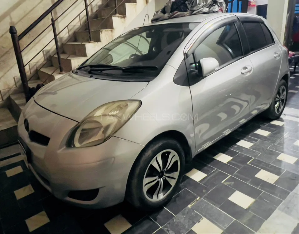 Toyota Vitz 2007 for Sale in Peshawar Image-1