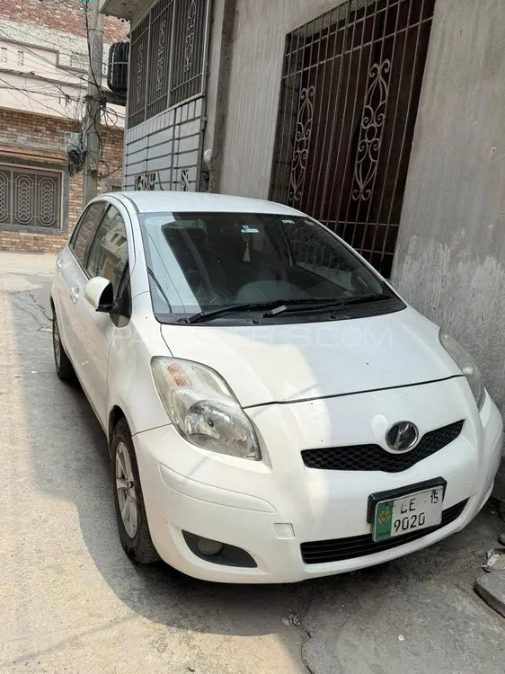 Toyota Vitz 2012 for Sale in Lahore Image-1