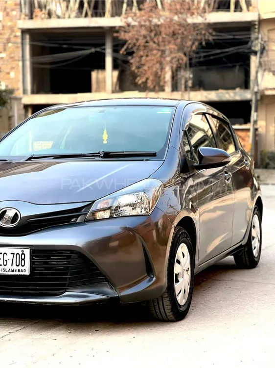 Toyota Vitz 2017 for Sale in Mandi bahauddin Image-1