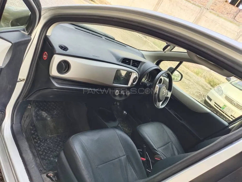 Toyota Vitz 2012 for Sale in Swabi Image-1