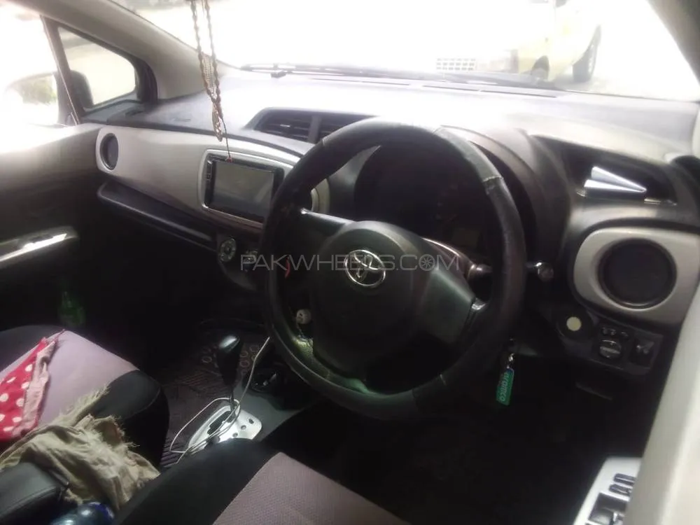 Toyota Vitz 2012 for Sale in Islamabad Image-1