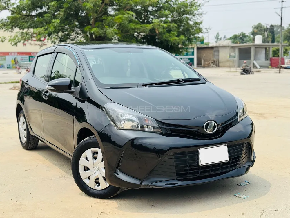 Toyota Vitz 2016 for Sale in Islamabad Image-1