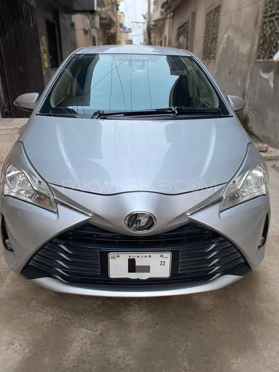Toyota Vitz 2017 for Sale in Gujranwala Image-1