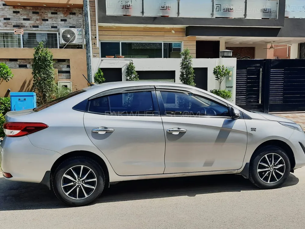 Toyota Yaris Sedan 2020 for Sale in Lahore Image-1