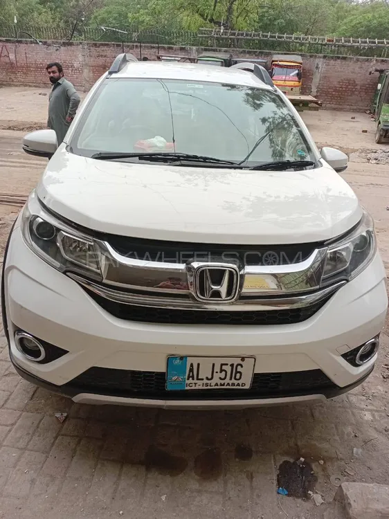 Honda BR-V 2018 for Sale in Lahore Image-1