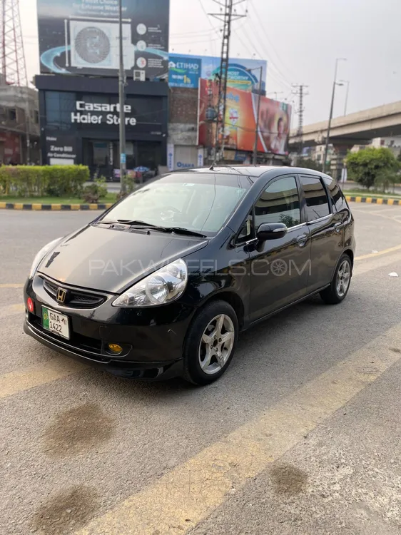 Honda Fit 2004 for Sale in Lahore Image-1