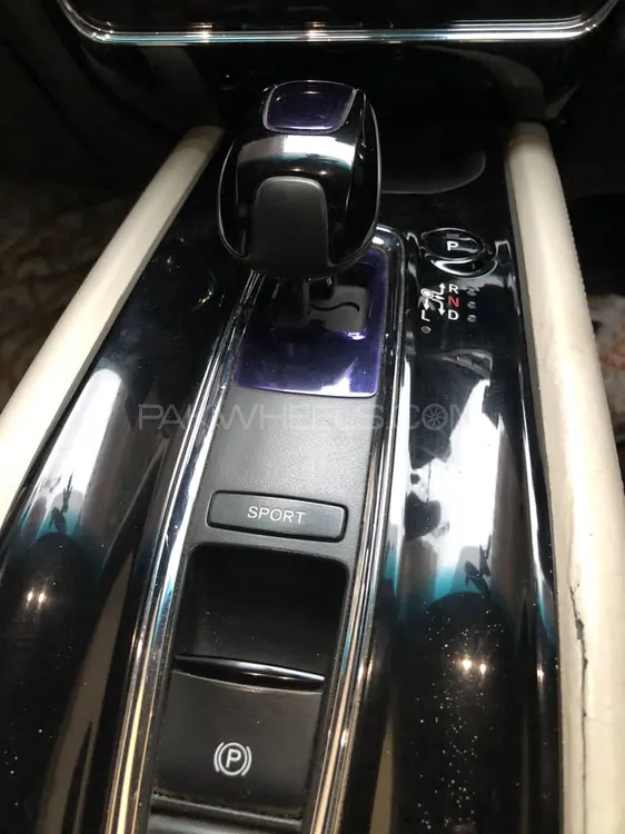 Honda Vezel 2014 for Sale in Karachi Image-1