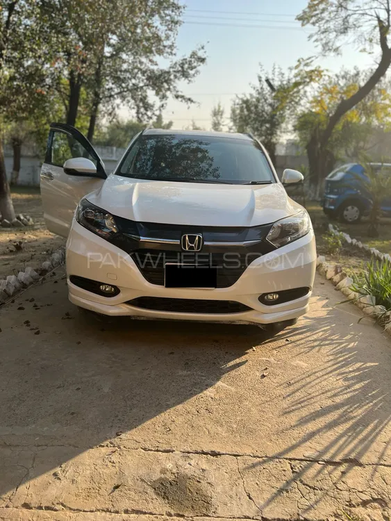 Honda Vezel 2015 for Sale in Islamabad Image-1