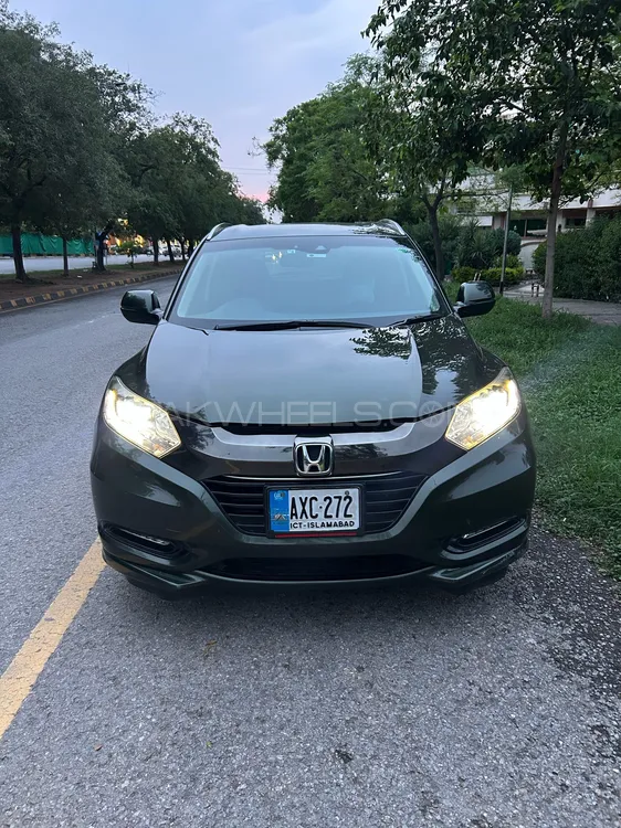 Honda Vezel 2016 for Sale in Islamabad Image-1