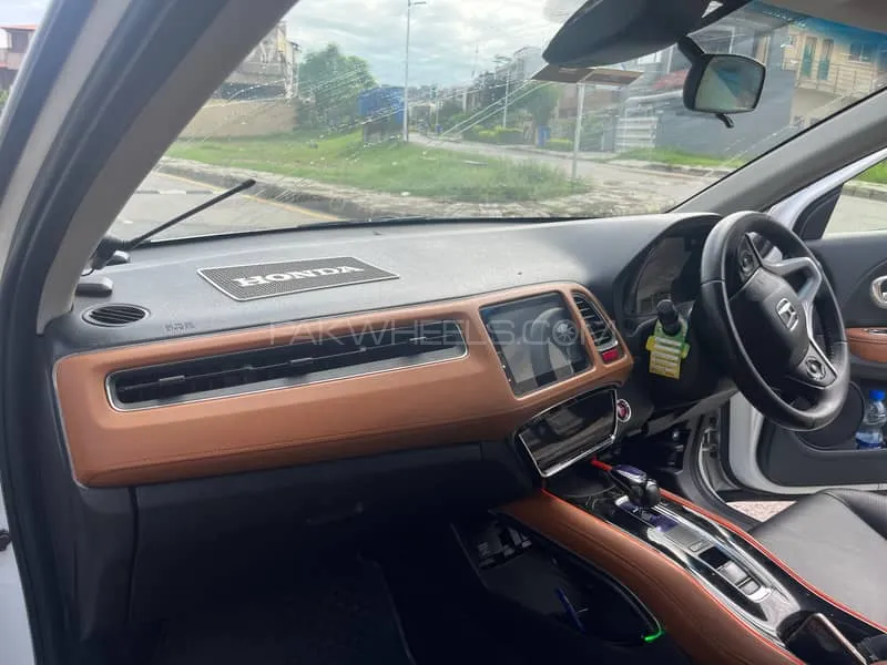 Honda Vezel 2016 for Sale in Rawalpindi Image-1