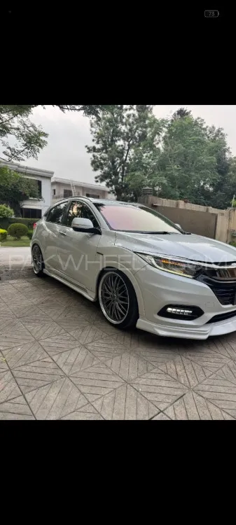 Honda Vezel 2018 for Sale in Islamabad Image-1