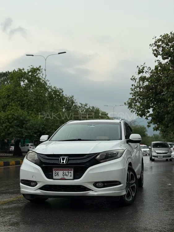 Honda Vezel 2015 for Sale in Islamabad Image-1