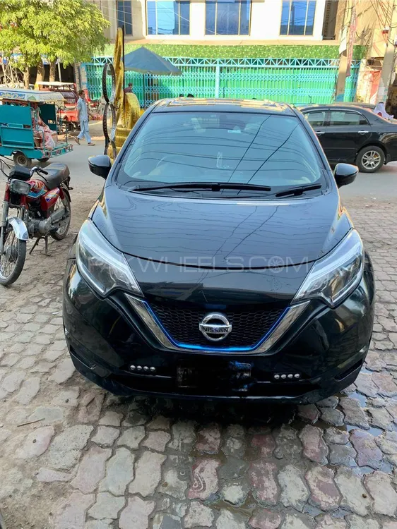 Nissan Note 2018 for Sale in Lahore Image-1