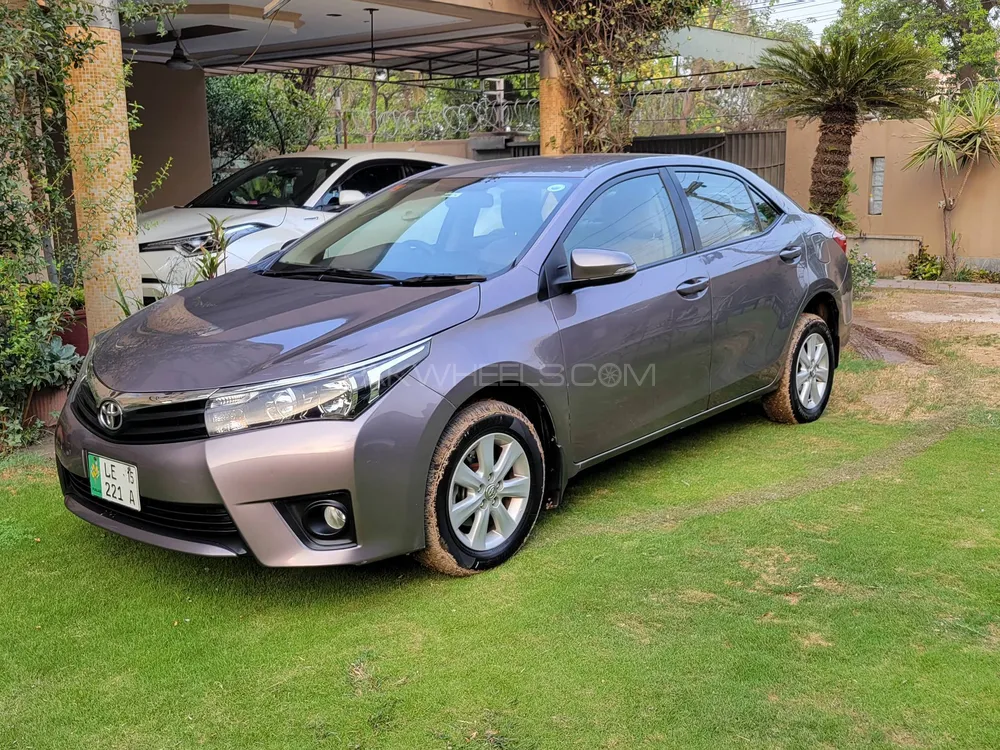 Toyota Corolla 2015 for Sale in Lahore Image-1