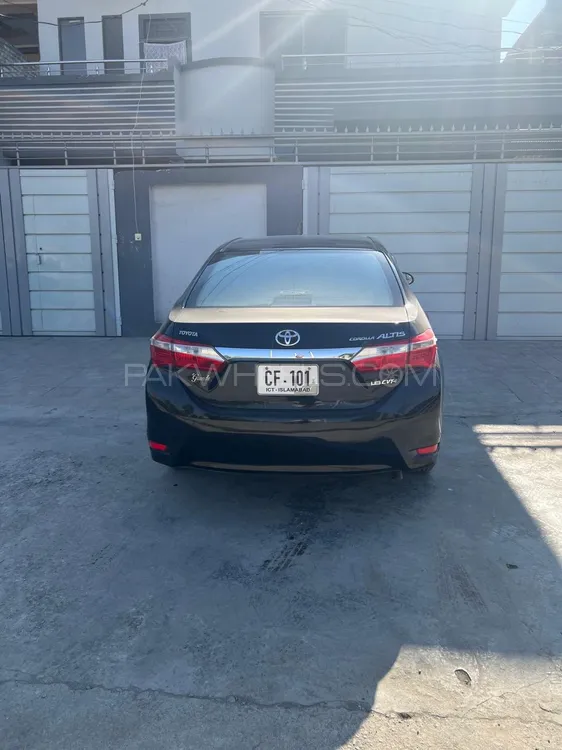 Toyota Corolla 2014 for Sale in Peshawar Image-1