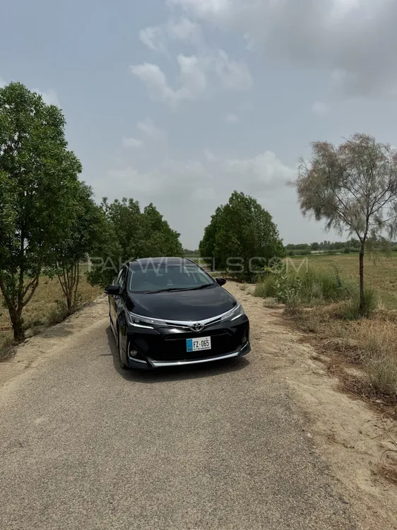 Toyota Corolla 2015 for Sale in Muzaffar Gargh Image-1