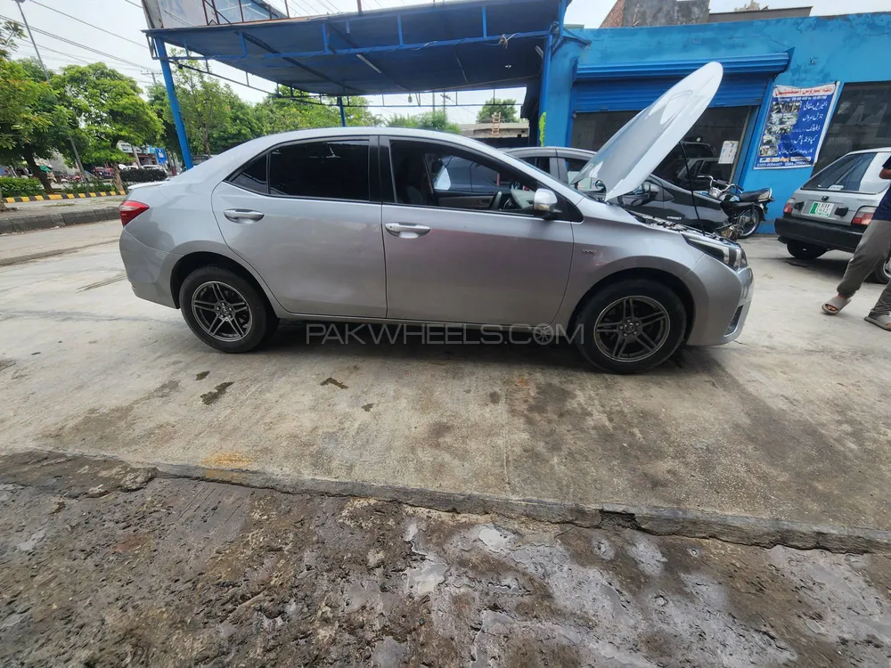 Toyota Corolla 2015 for Sale in Lahore Image-1