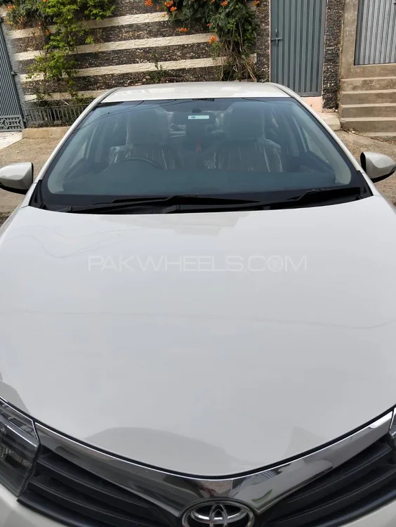 Toyota Corolla 2016 for Sale in Kohat Image-1