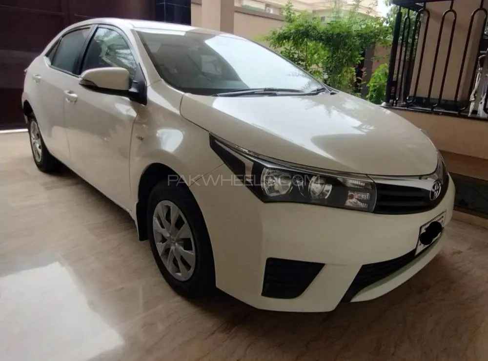 Toyota Corolla 2017 for Sale in Peshawar Image-1