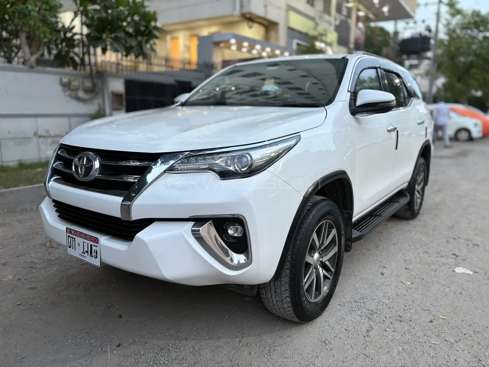 Toyota Fortuner 2018 for Sale in Karachi Image-1