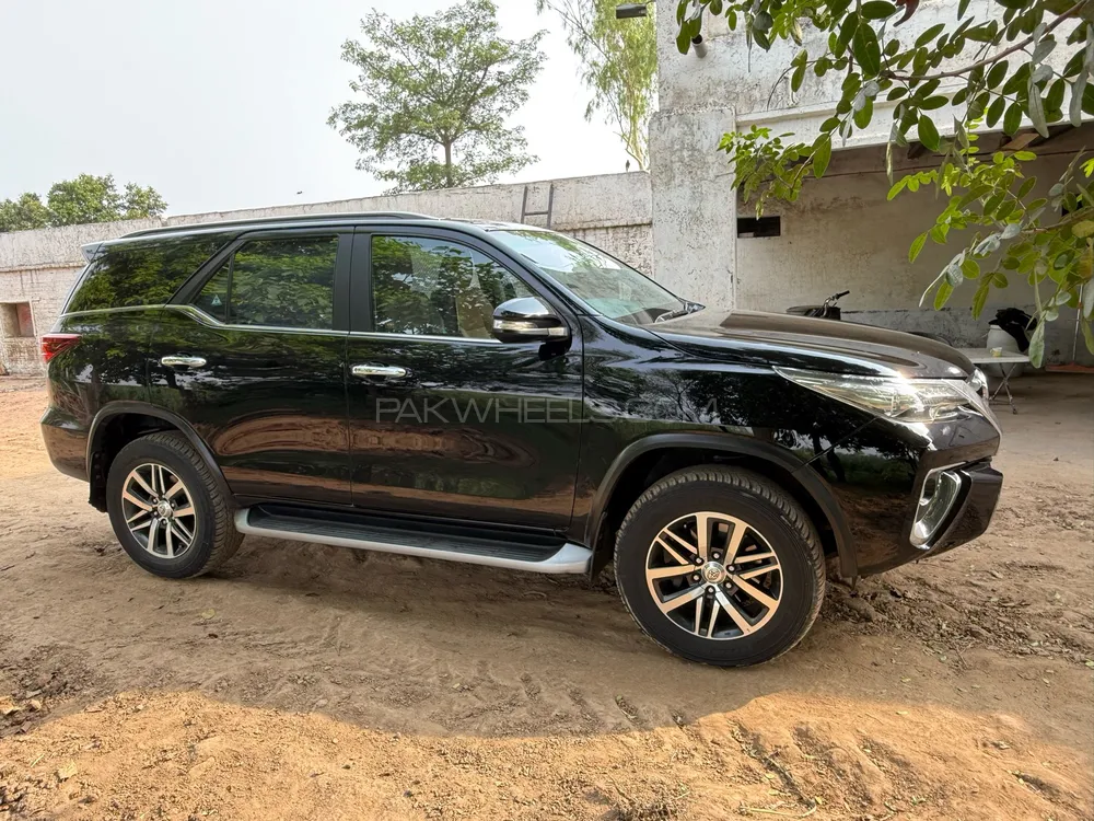 Toyota Fortuner 2019 for Sale in Mandi bahauddin Image-1
