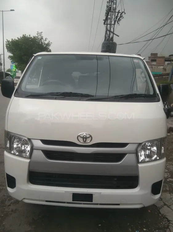 Toyota Hiace 2020 for Sale in Lahore Image-1