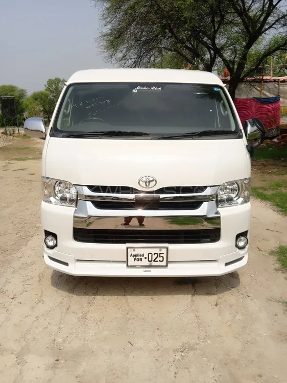 Toyota Hiace 2019 for Sale in Sarai alamgir Image-1