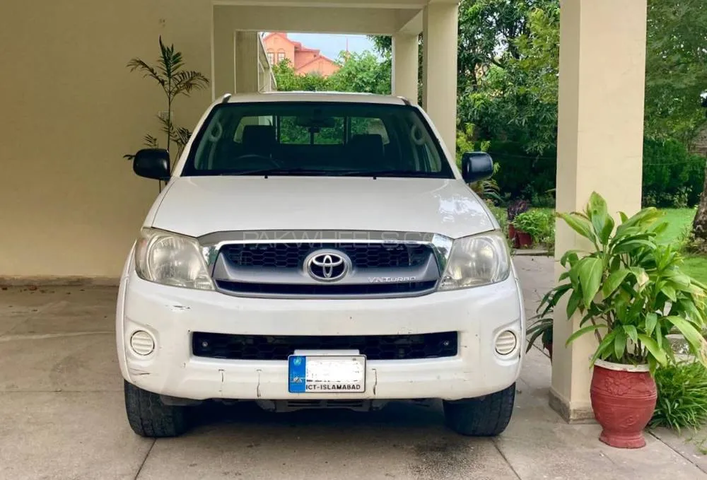 Toyota Hilux 2009 for Sale in Abbottabad Image-1