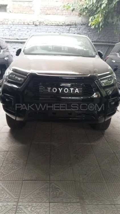 Toyota Hilux 2025 for Sale in Islamabad Image-1
