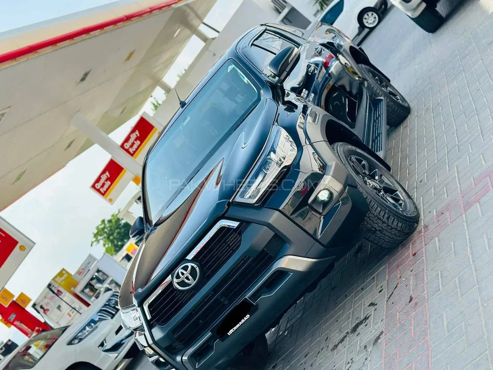 Toyota Hilux 2023 for Sale in Islamabad Image-1