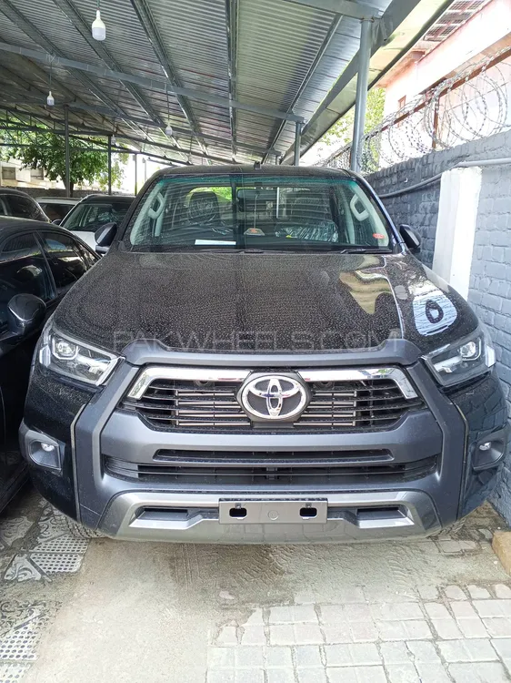 Toyota Hilux 2025 for Sale in Islamabad Image-1