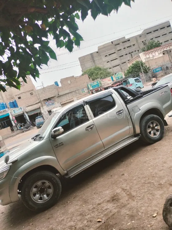 Toyota Hilux 2005 for Sale in Karachi Image-1