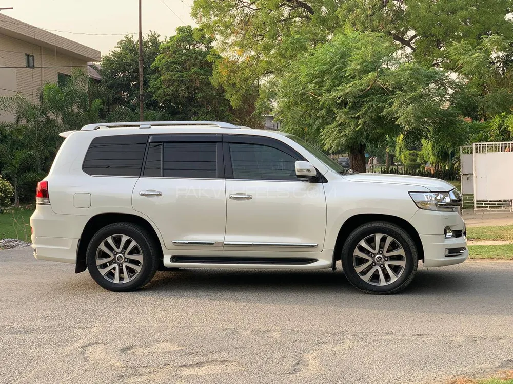Toyota Land Cruiser 2015 for Sale in Lahore Image-1