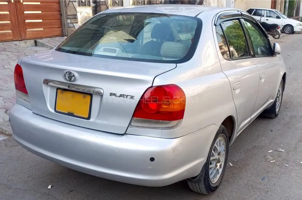 Toyota Platz 2003 for Sale in Karachi Image-1
